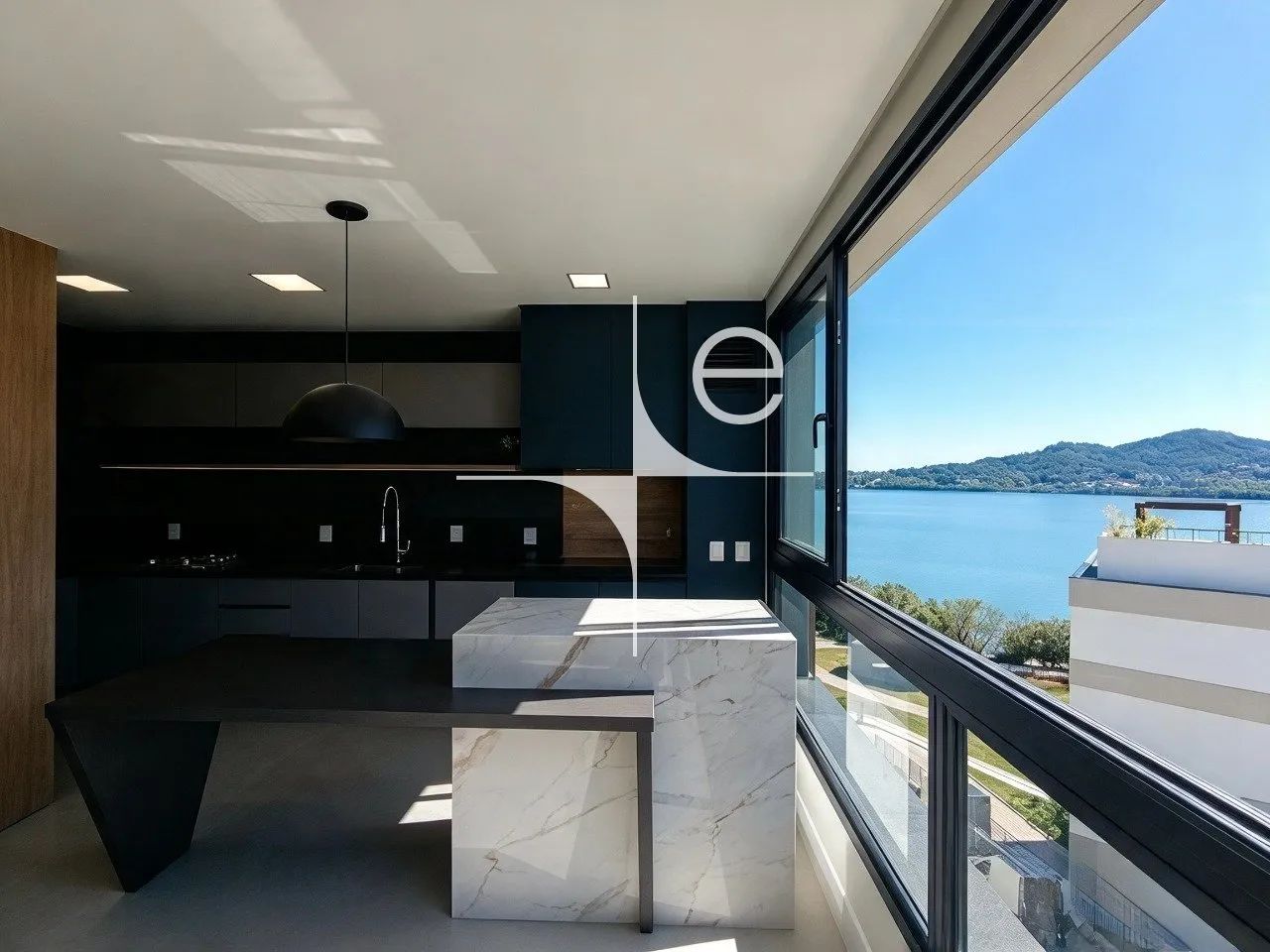 3 quadras da praia, Quarto, Sala, Cozinha Academia em Florianópolis — foto 2