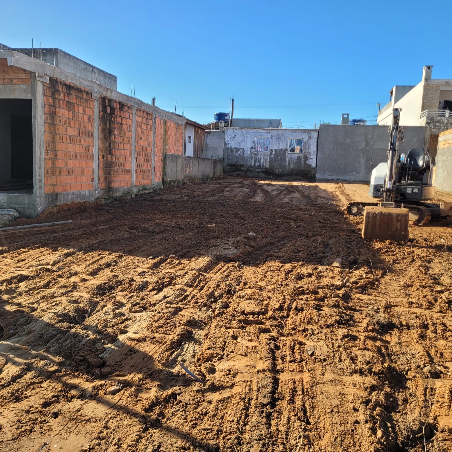 A M T Terraplenagem e jardinagem em Florianópolis — foto 1