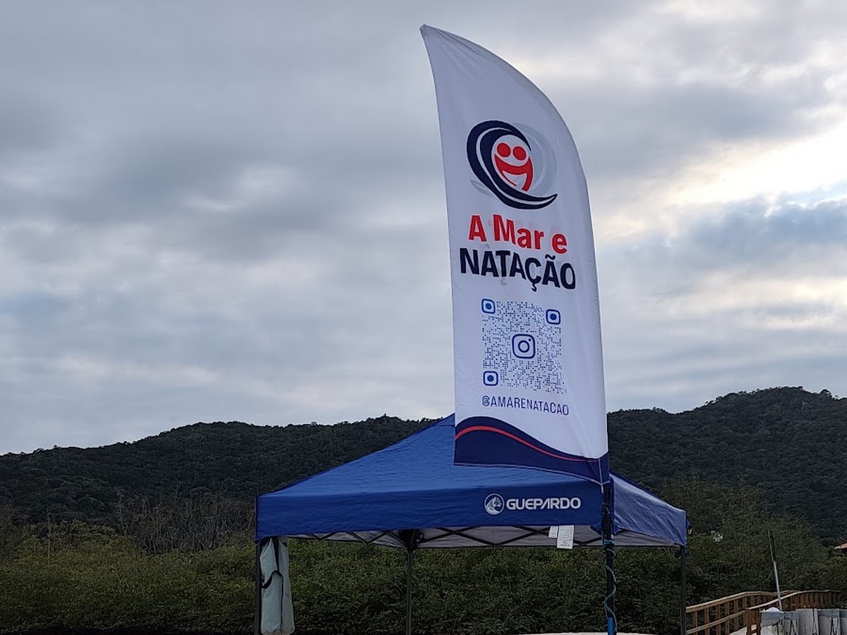 Logo A Mar e Natação