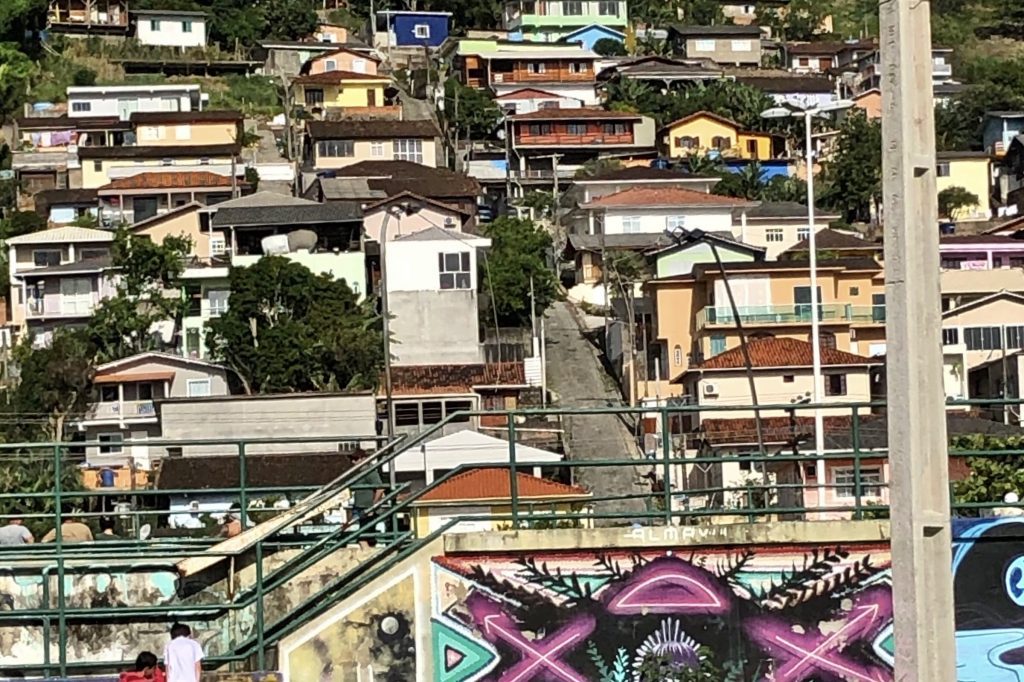 Costeira do Pirajubaé, bairro de Florianópolis — foto 3