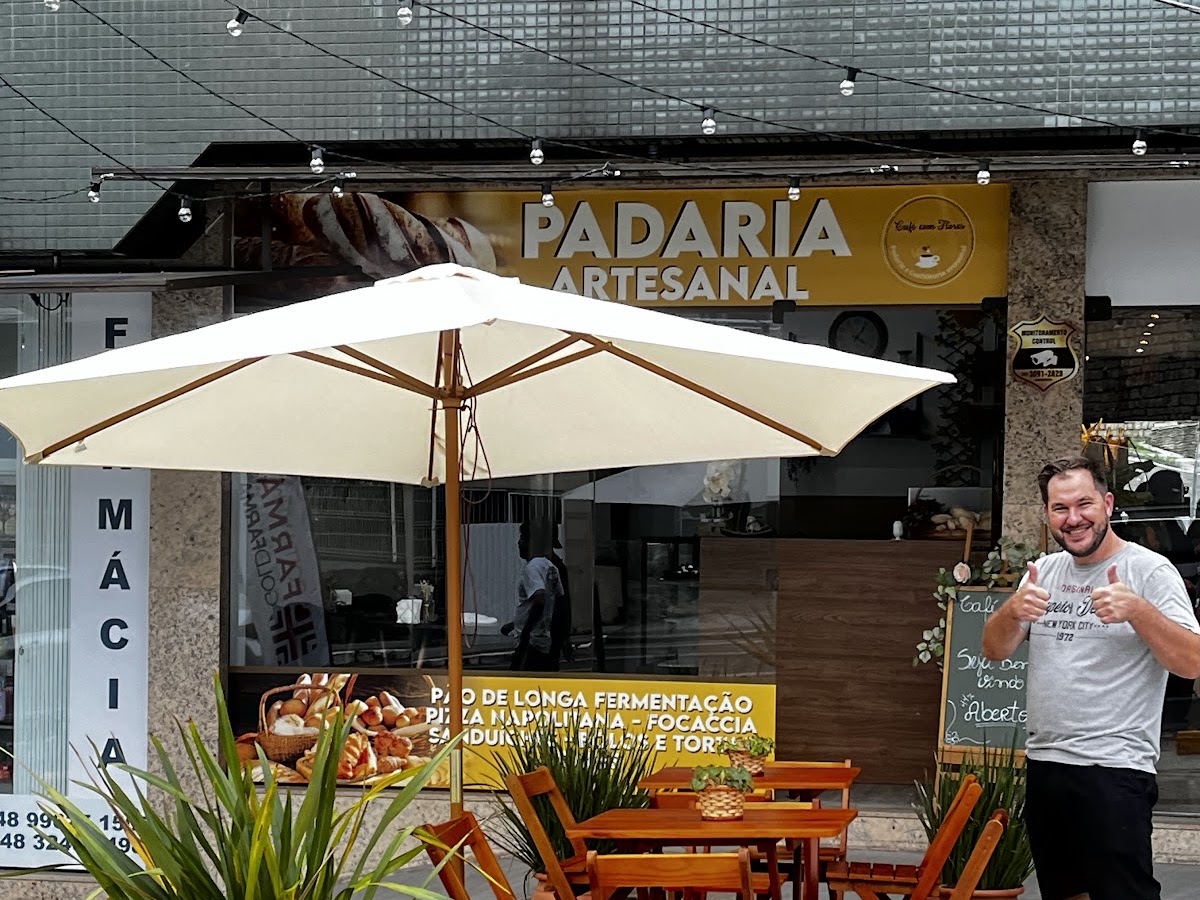 Café com flores padaria e confeitaria artesanal em Florianópolis — foto 1