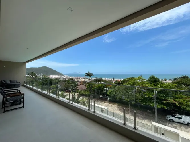Casa Praia Brava Florianópolis. - Four-Bedroom House em Florianópolis — foto 3