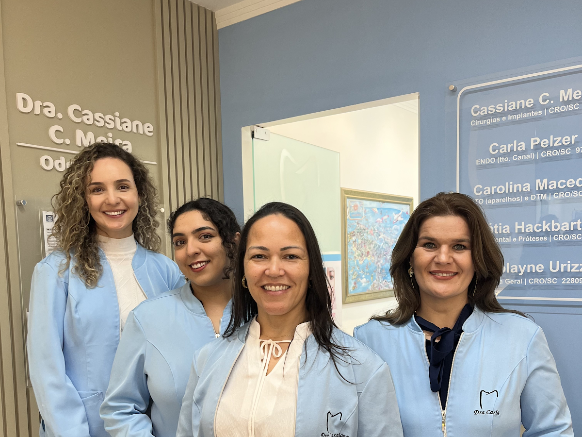 Logo Cassiane C. de Meira - Dentista - Ingleses
