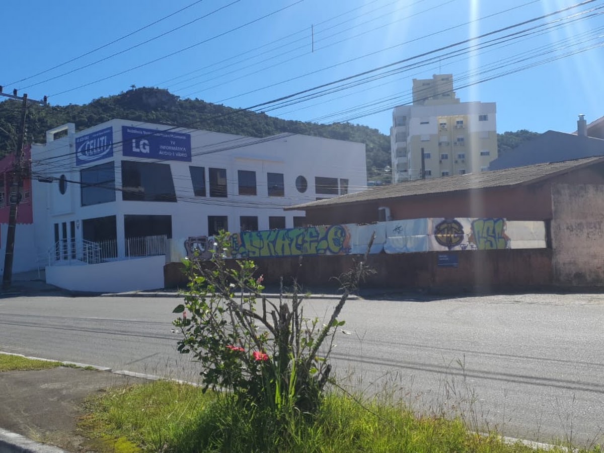 Cellti Floripa - Autorizada LG, TCL - Semp, Philco, JBL, Cadence, Oster! Painel LED e Video Wall em Florianópolis — foto 1