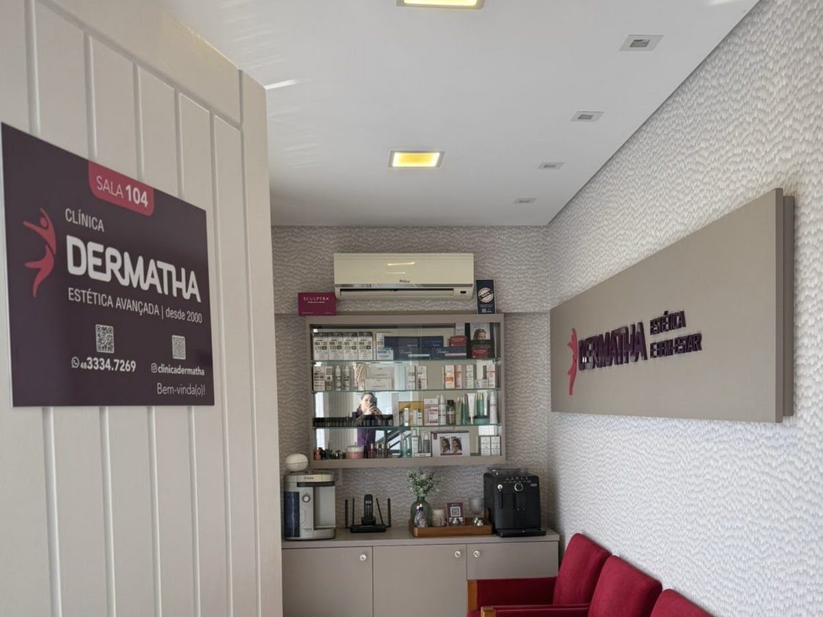 Logo Clínica Dermatha | Estética Avançada & Bem-Estar