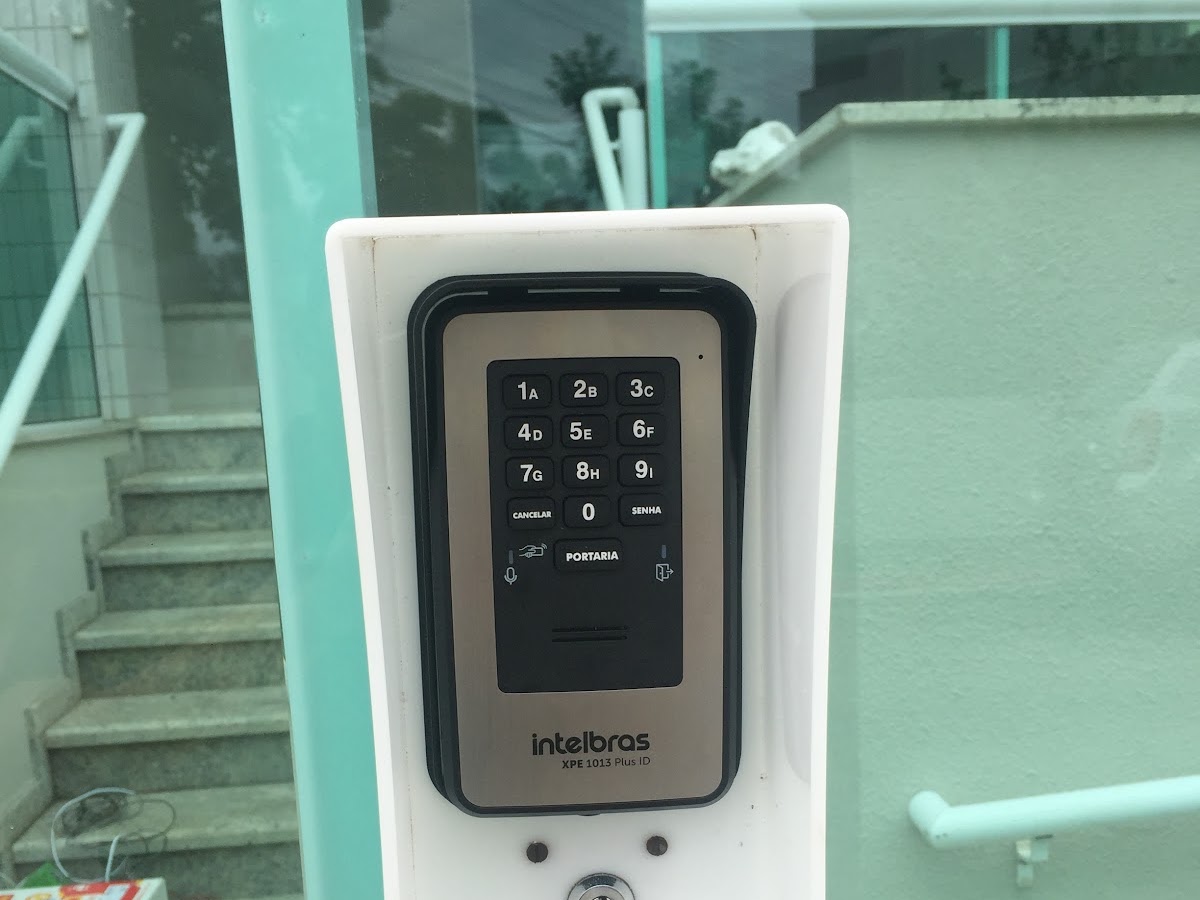 CR soluções elétricas e segurança em Florianópolis — foto 2