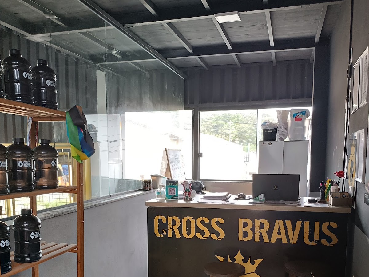 Logo Cross Bravus