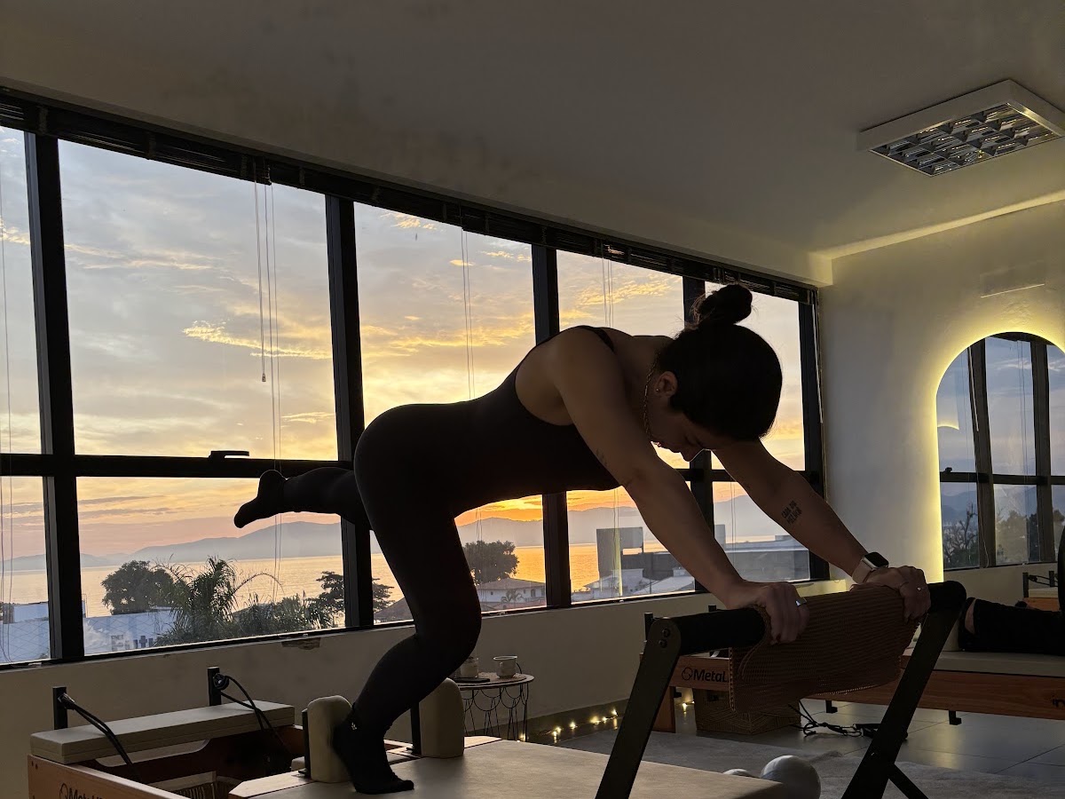 Logo Cura • pilates reformer e solo