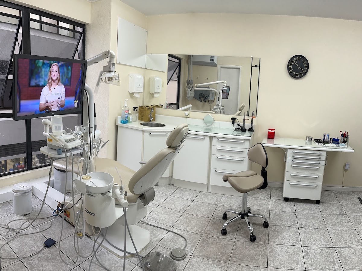 Logo DENTISTA 24HS/ Clínica odontológica/ Urgência odontológica/ dentista Florianópolis/ consultório odontológico.