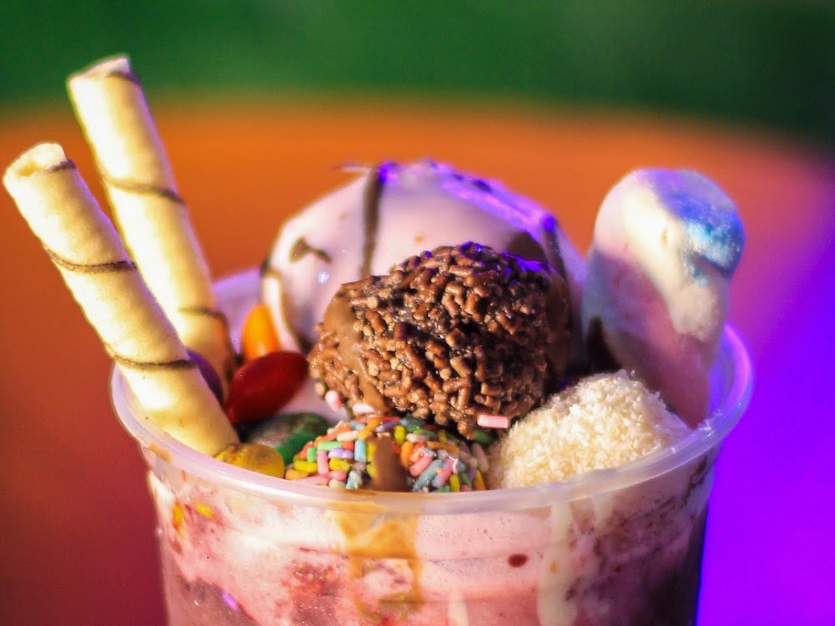 Logo Domus Açaí e Sorveteria