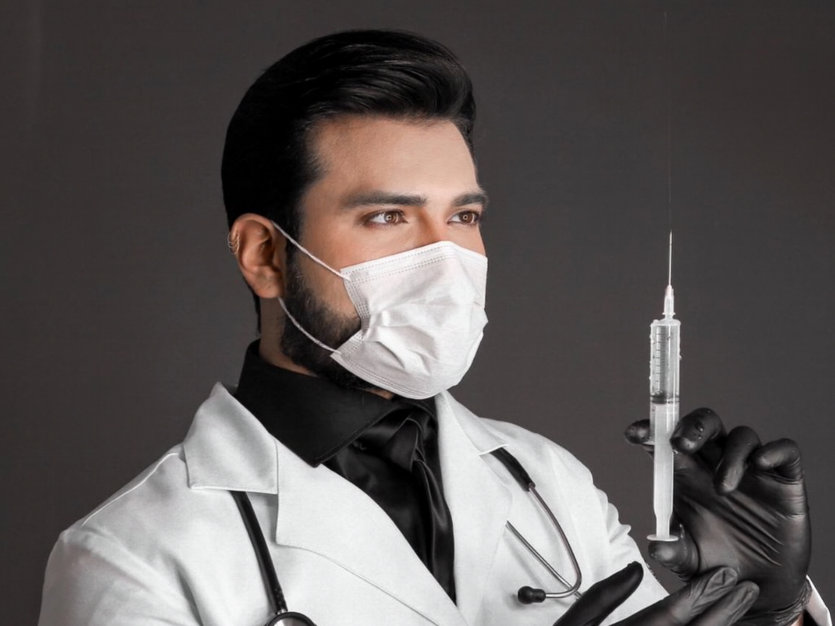 Foto da Dr. Marcos Akira | Transplante & Saúde Capilar