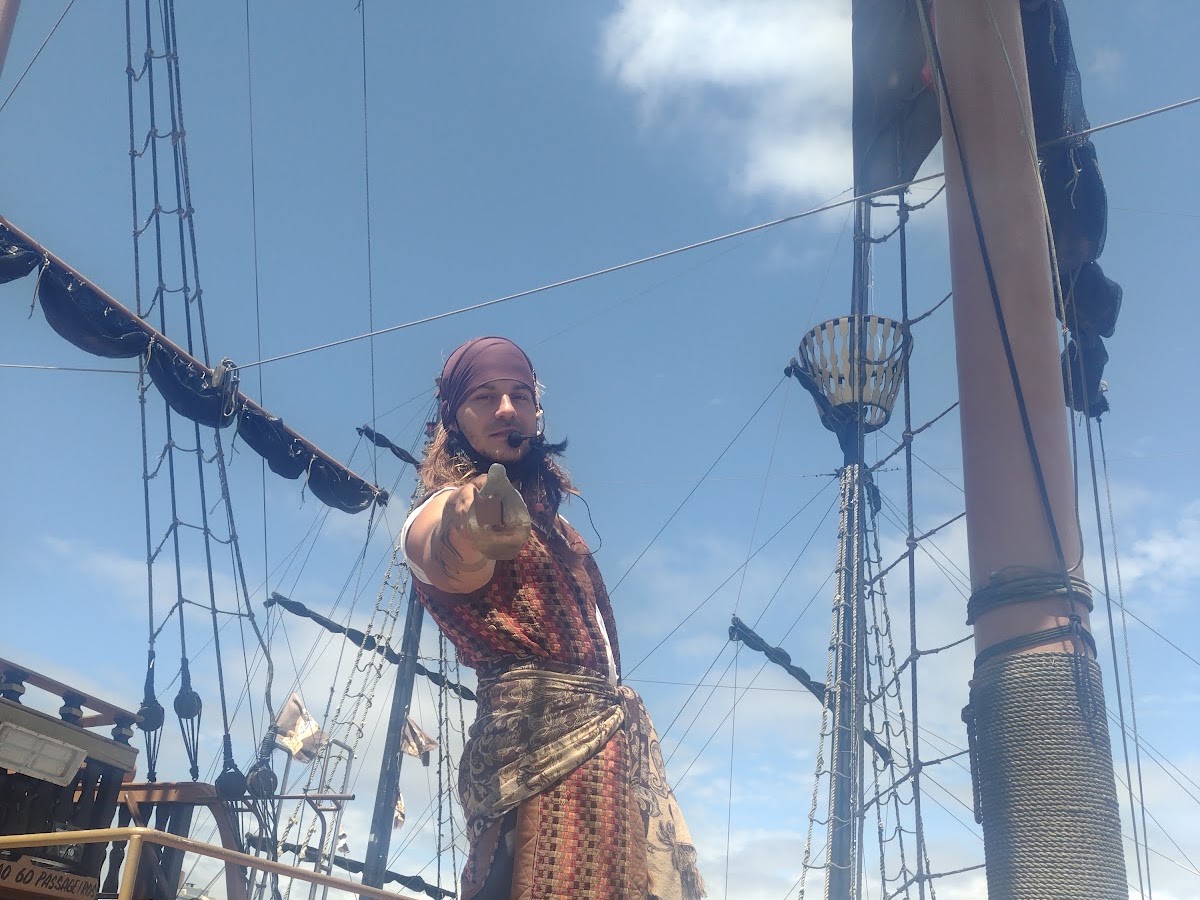Embarque - BARCO PÉROLA NEGRA em Florianópolis — foto 2