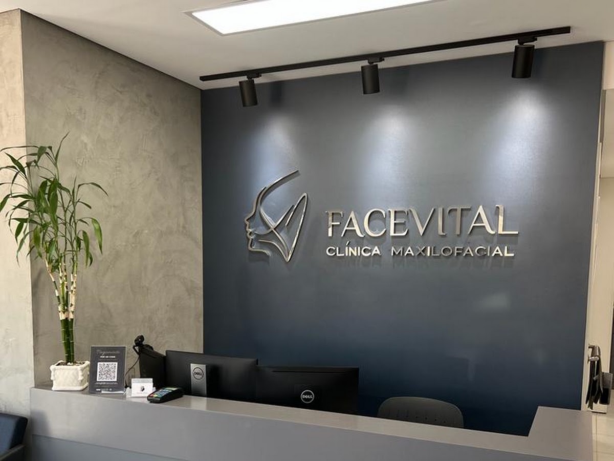 Logo Facevital Clínica - Cirurgia Estética e Maxilo Facial