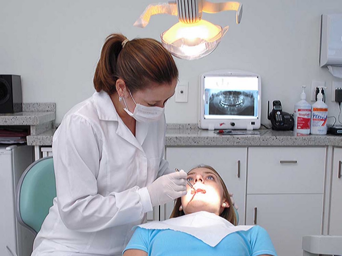 Logo Jennifer Barg Odontologia