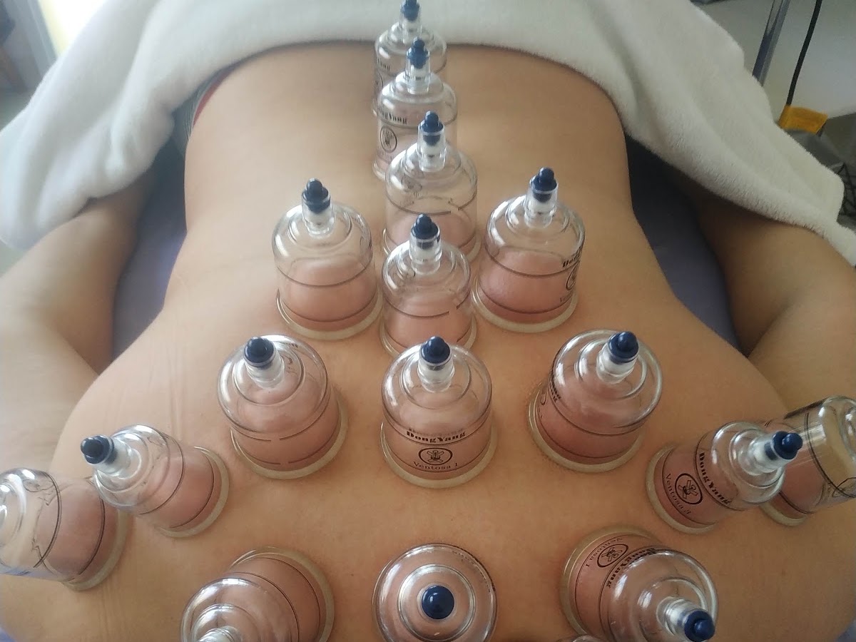 Massoterapia em Florianópolis Fabiana Américo - Terapeuta Integrativa. em Florianópolis — foto 1