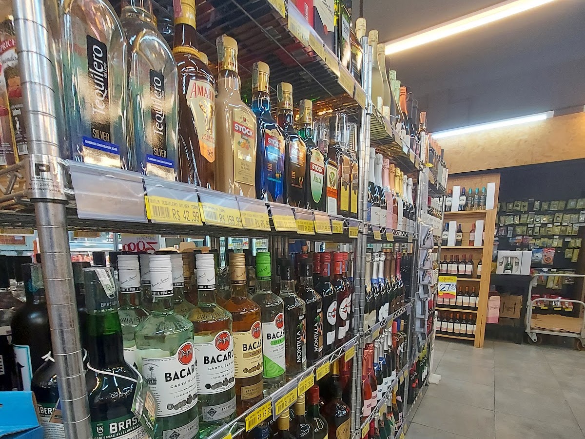 Mercado Compre Fácil Sambaqui em Florianópolis — foto 3