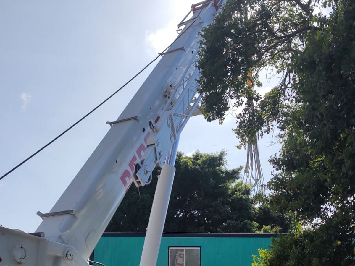 Munck Ingleses Jurerê Internacional Canasvieiras - Guindastes Pereira em Florianópolis — foto 4