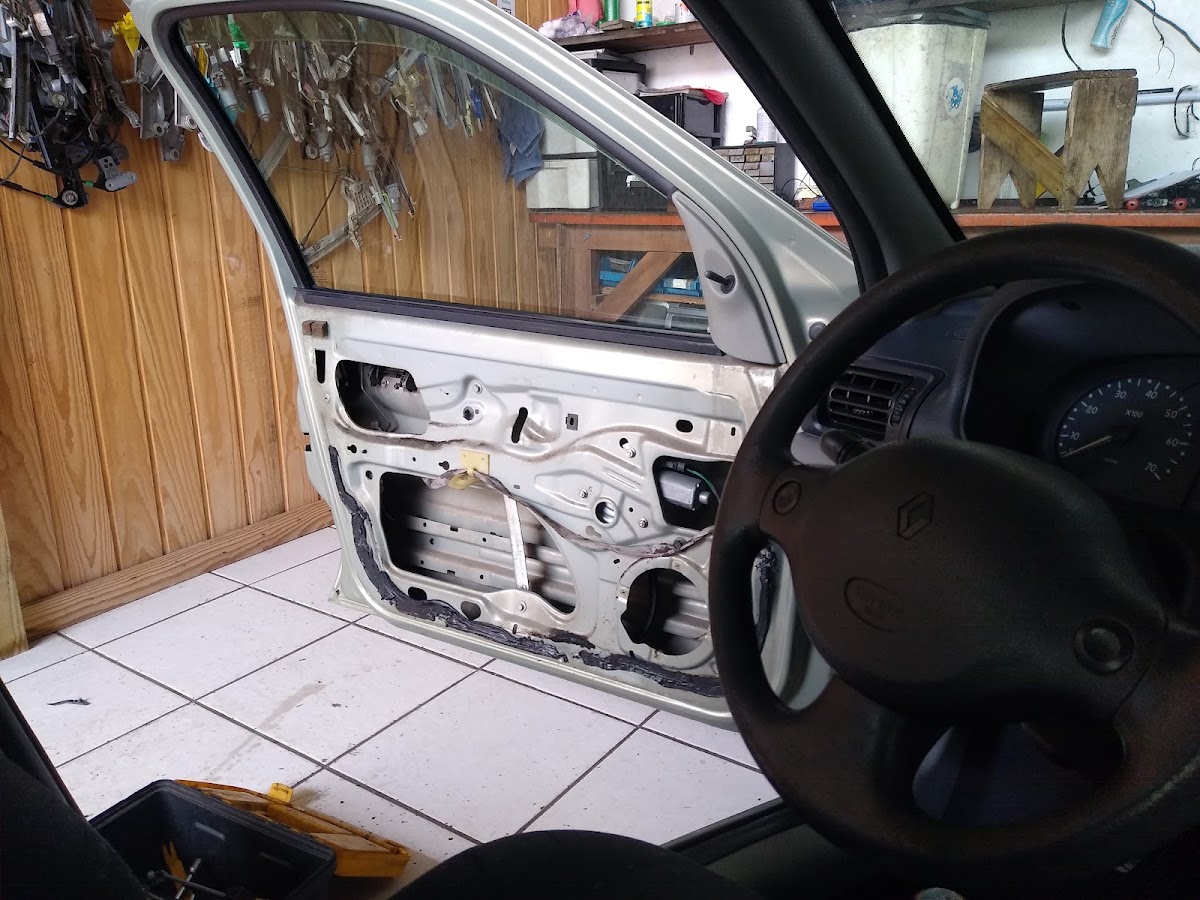 PAZZETTO AUTO PORTAS em Florianópolis — foto 1
