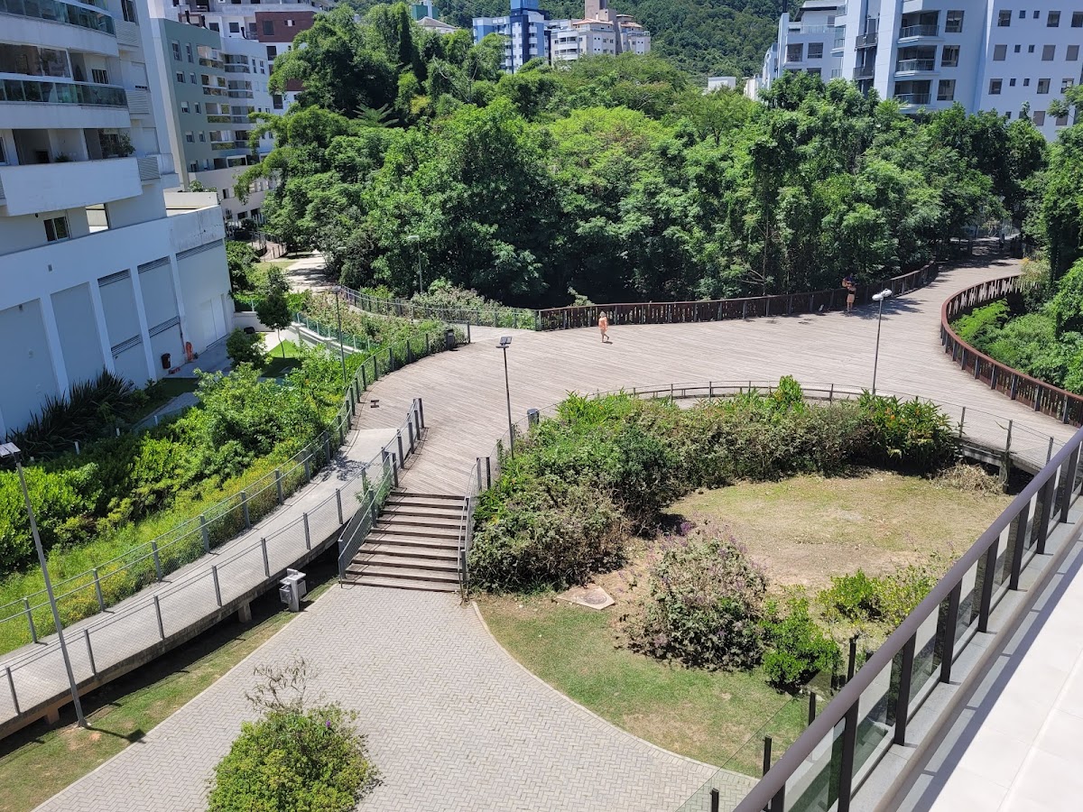 Praça Comunitária do Parque Linear do Córrego Grande em Florianópolis — foto 1
