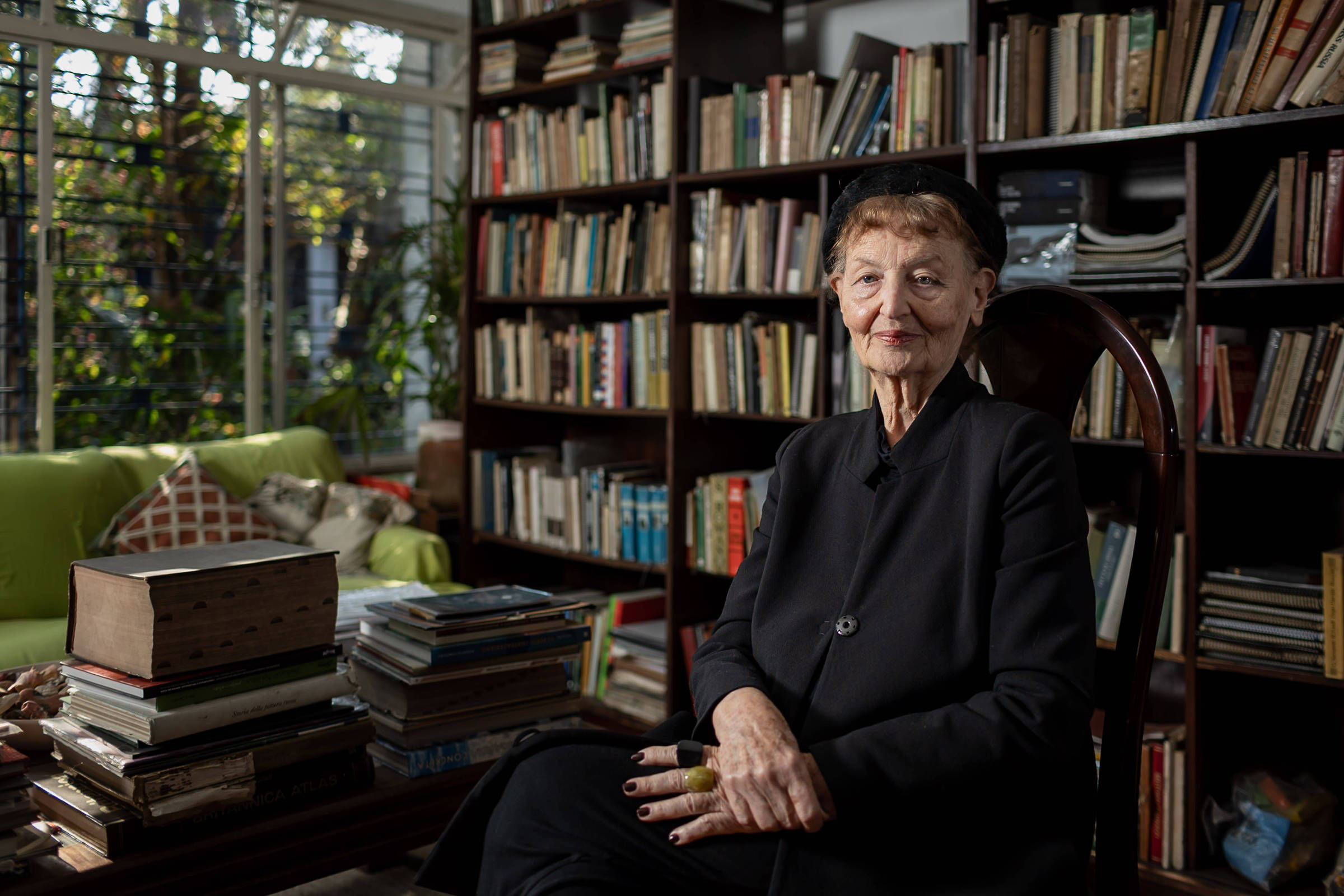 Professora de Espanhol Aurora Nin em Florianópolis — foto 1