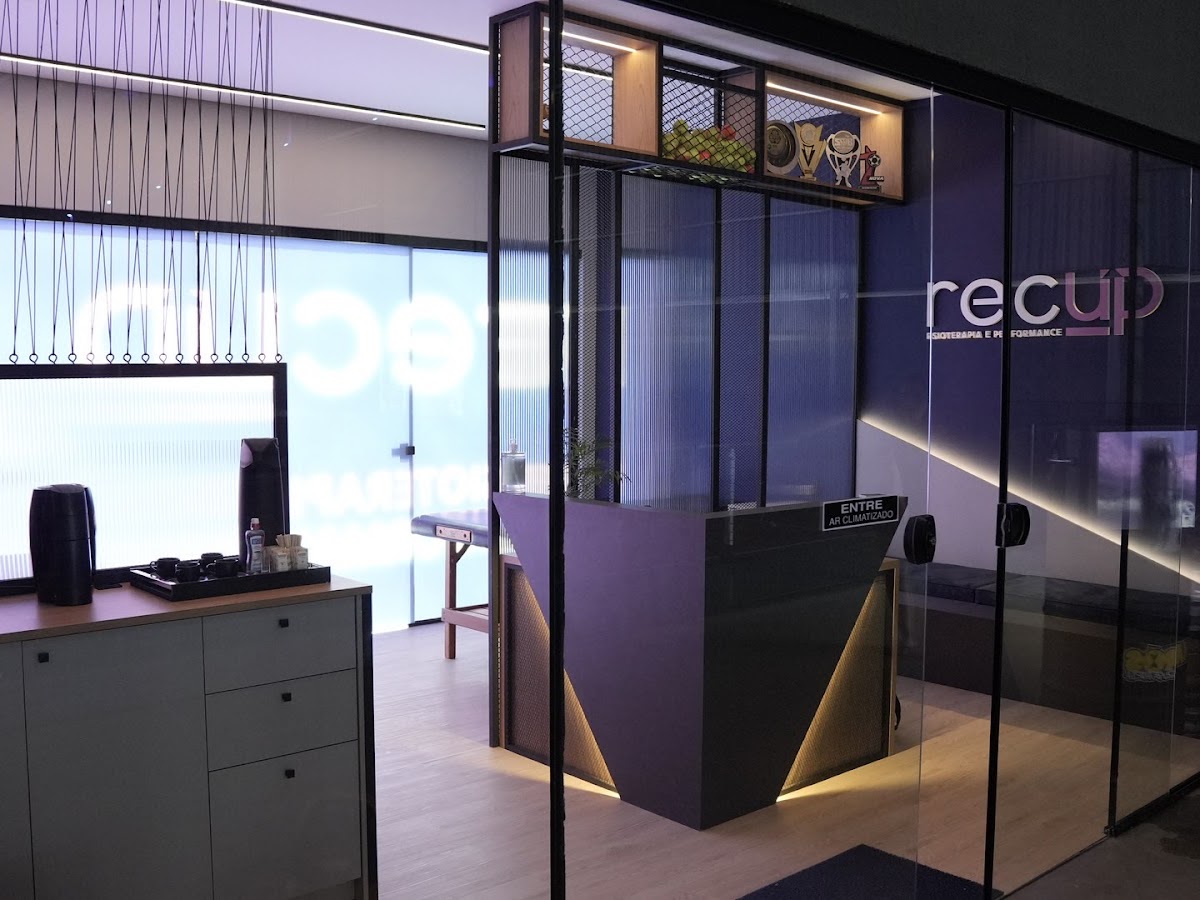 Logo Recup Fisioterapia e Performance