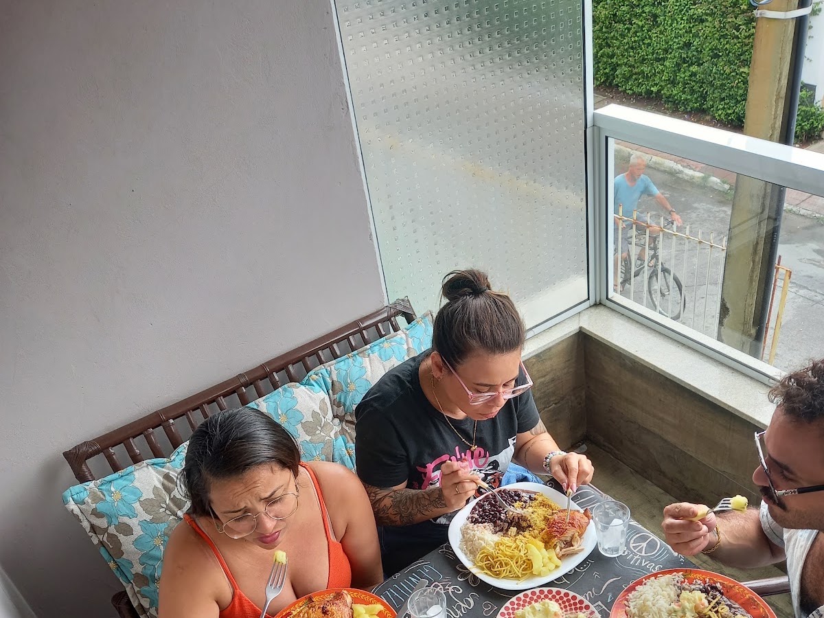 Foto da Restaurante Garagem Vô Eni PF marmitas frango assado