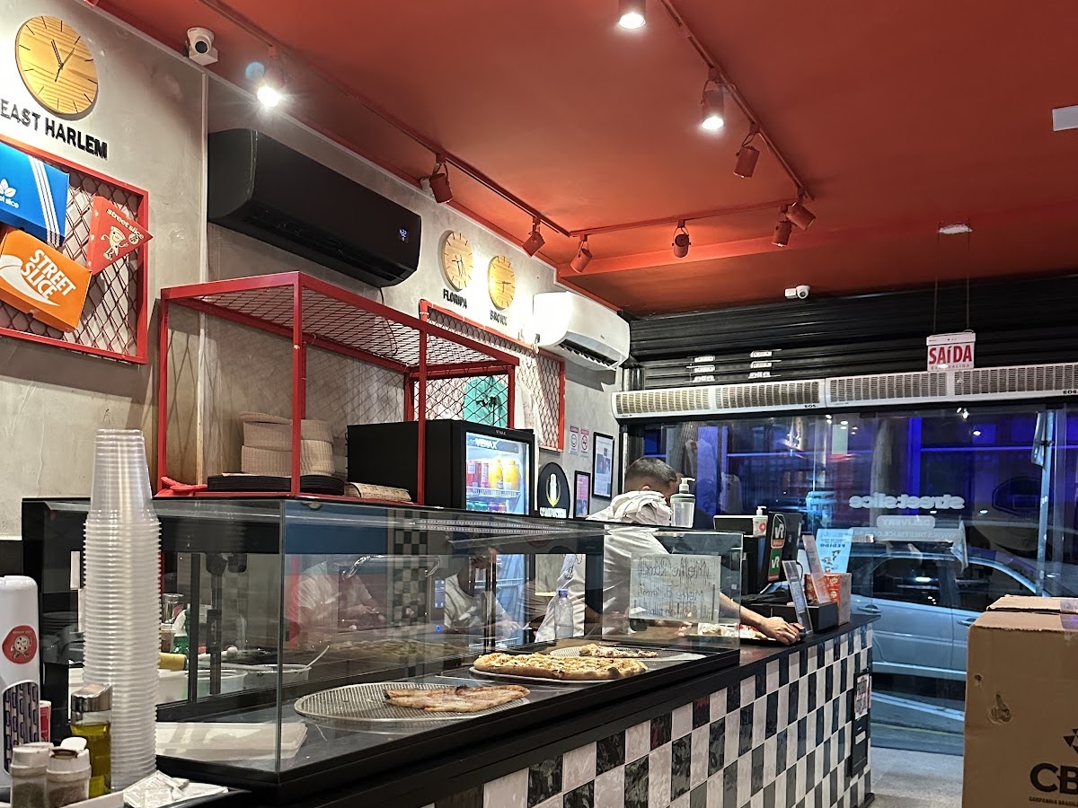 Logo Street Slice Pizza