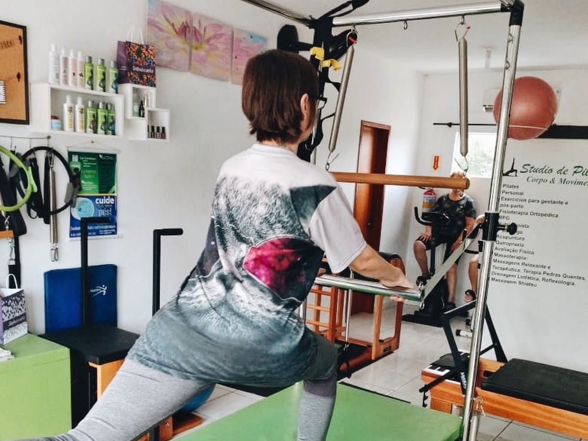 Logo Studio de Pilates Corpo & Movimento