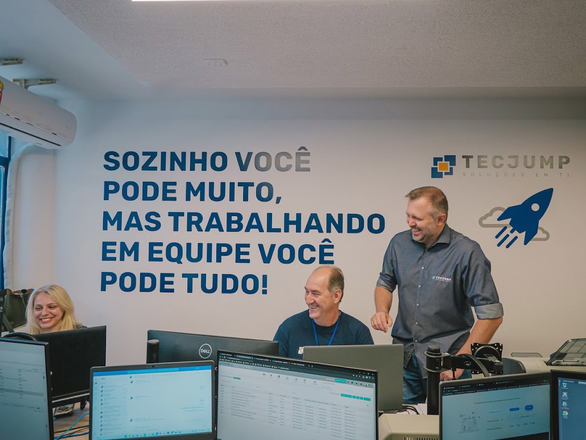 Logo TECJUMP Soluções em TI