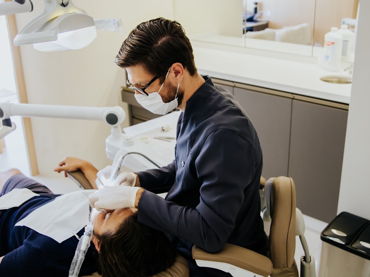 Foto da Unique Smiles Odontologia / Emergência 24 h / Implantes e estética dental.