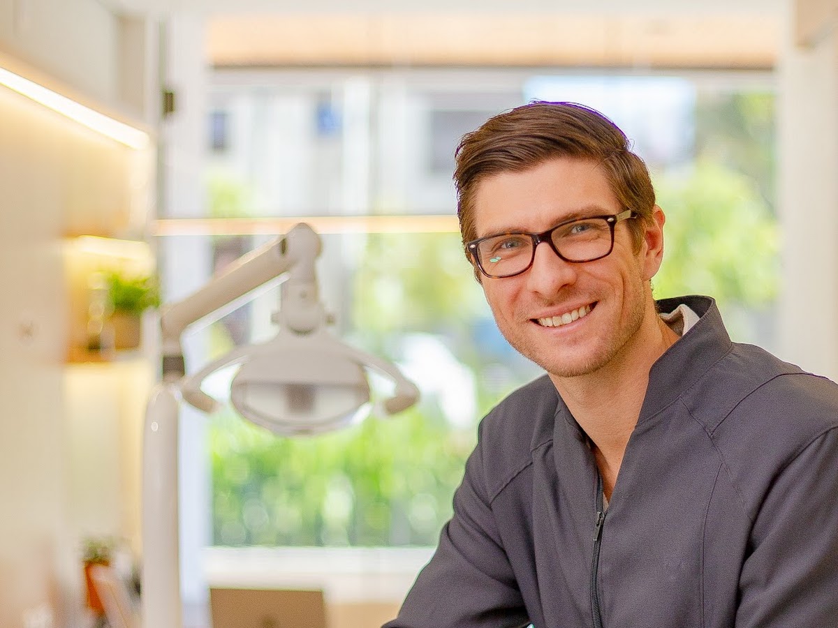 Unique Smiles Odontologia / Emergência 24 h / Implantes e estética dental. em Florianópolis — foto 1