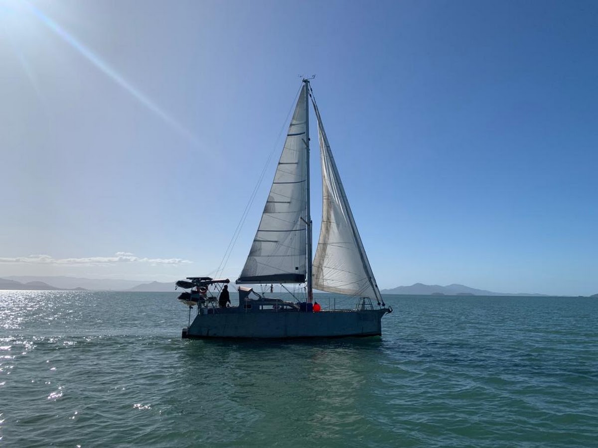 Velejare Experiências à Vela - Veleiro Black Dog em Florianópolis — foto 1
