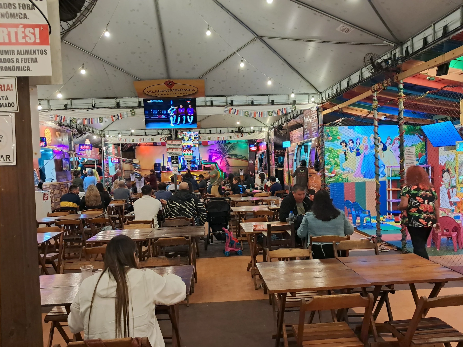 Vila Gastronômica Canasvieiras Food Park - Canasvieiras - Florianópolis - SC em Florianópolis — foto 2